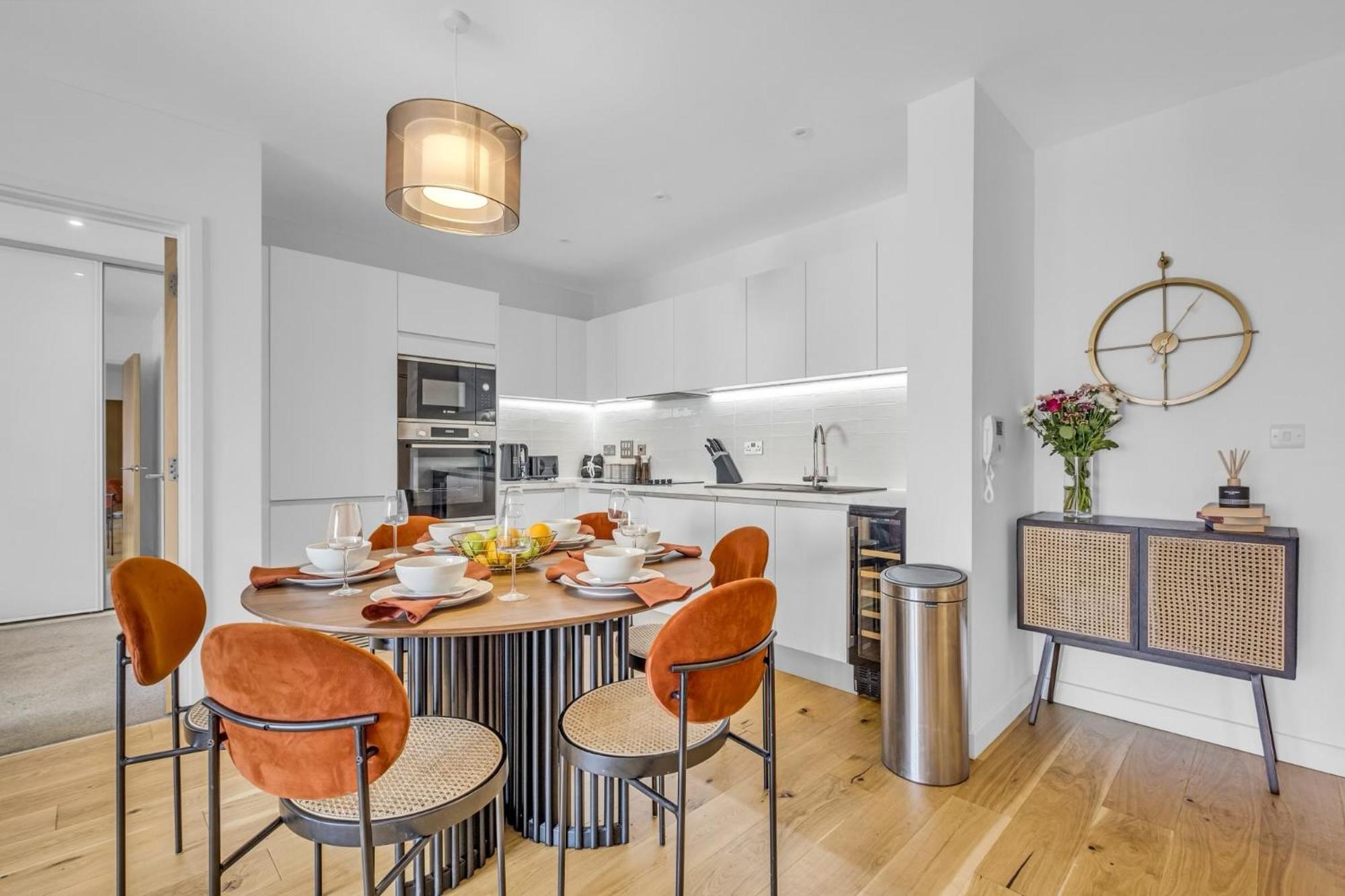 Luxurious & Glamorous Centrally Located 2 Bedroom 2 Bathroom Apartment - Central Birmingham - Secure Parking - Netflix Екстериор снимка