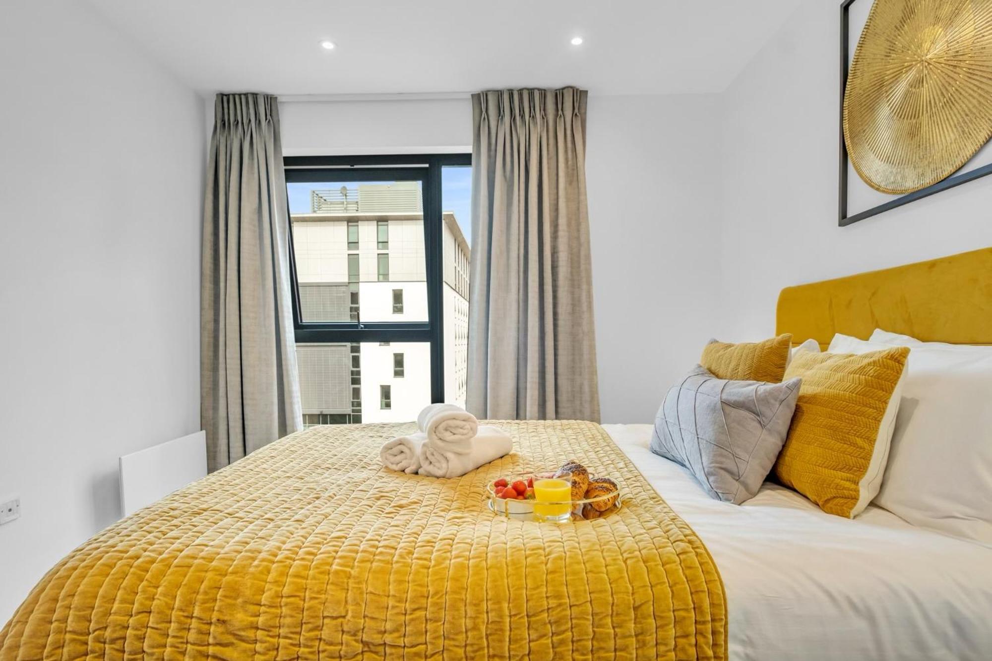 Luxurious & Glamorous Centrally Located 2 Bedroom 2 Bathroom Apartment - Central Birmingham - Secure Parking - Netflix Екстериор снимка
