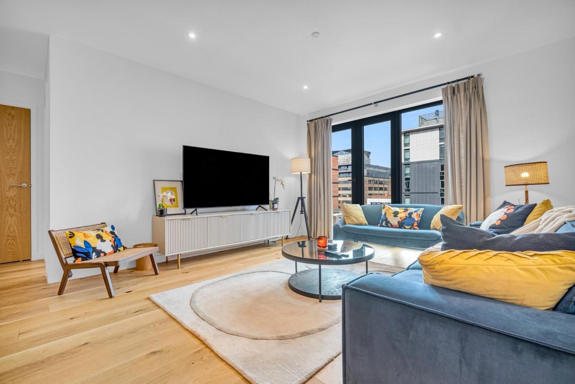 Luxurious & Glamorous Centrally Located 2 Bedroom 2 Bathroom Apartment - Central Birmingham - Secure Parking - Netflix Екстериор снимка
