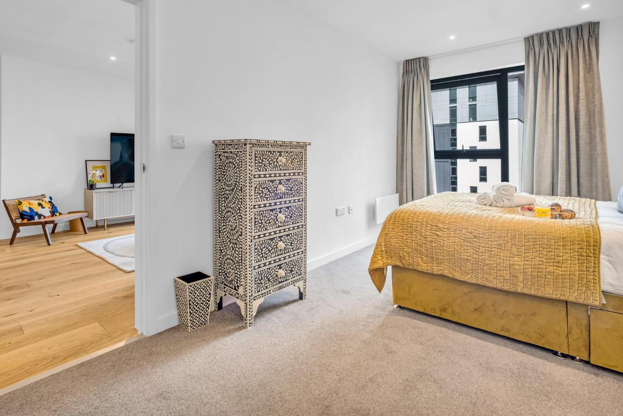 Luxurious & Glamorous Centrally Located 2 Bedroom 2 Bathroom Apartment - Central Birmingham - Secure Parking - Netflix Екстериор снимка